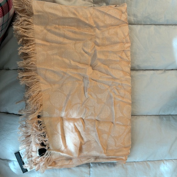 70%wool 30%silk - Picture 1 of 2